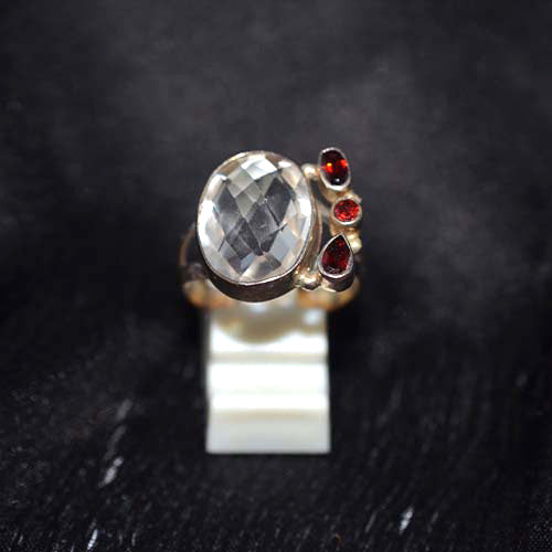 925 Sterling Silver Faceted Clear Quartz and Garnet Three Stone Accent Ring