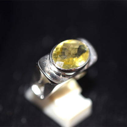 925 Sterling Silver Oval Lemon Quartz Stepped Band Ring