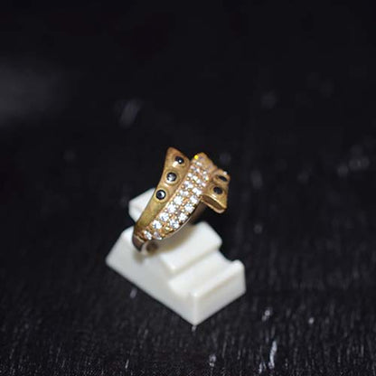 6 Carat Gold Plated Black Dot Geometric Band Ring