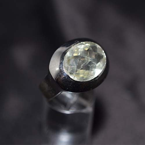 925 Sterling Silver Light Green Oval Bezel Ring