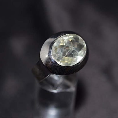 925 Sterling Silver Light Green Oval Bezel Ring