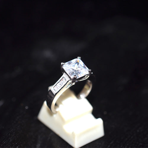 925 Sterling Silver Princess Cut Cubic Zirconia Solitaire Ring