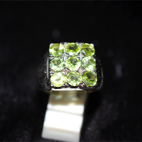 925 Sterling Silver Peridot Nine Stone Grid Signet Ring