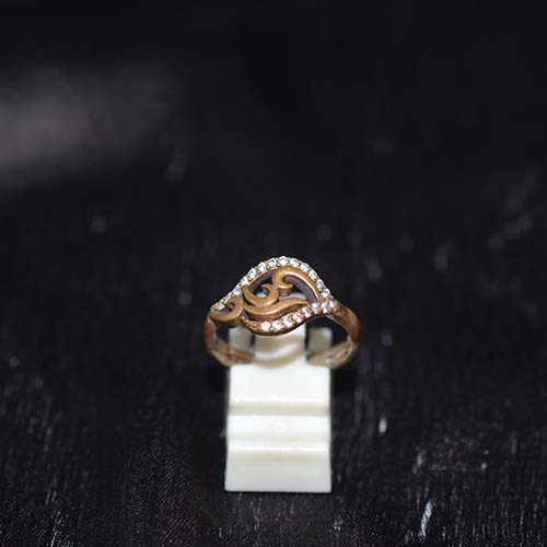6 Carat Gold Plated Leaf Motif Cubic Zirconia Ring