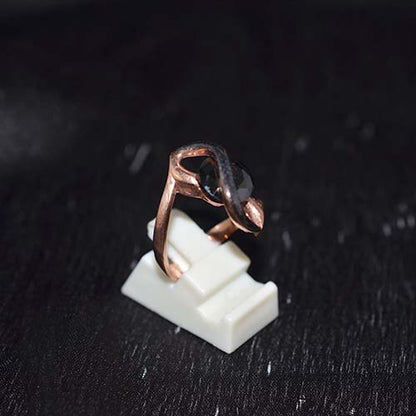 6 Carat Gold Plated Black Round Twist Motif Ring