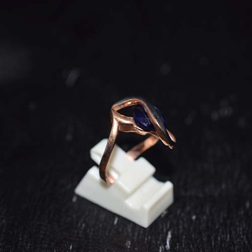 6 Carat Gold Plated Blue Oval Twist Design Ring