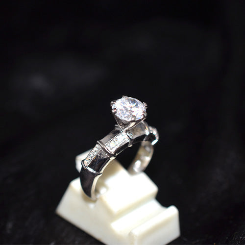 925 Sterling Silver Classic Cubic Zirconia Solitaire Ring
