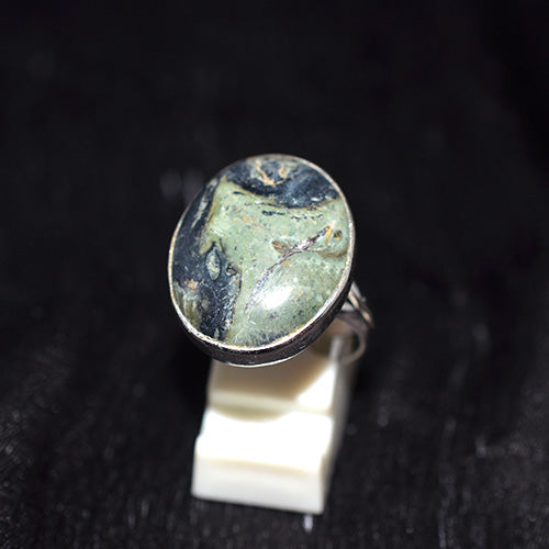 925 Sterling Silver Green and Black Serpentine Oval Ring