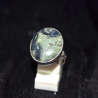 925 Sterling Silver Green and Black Serpentine Oval Ring