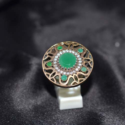 6 Carat Gold Plated Green Onyx Filigree Round Ring