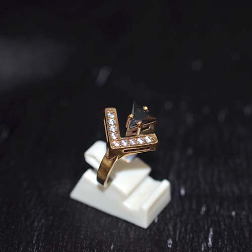 6 Carat Gold Plated Black Princess Geometric Ring