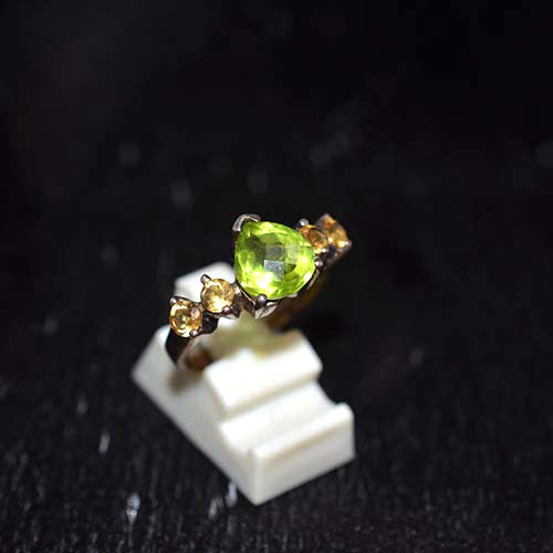 925 Sterling Silver Peridot Heart Accent Ring