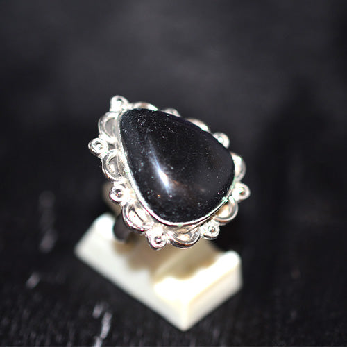925 Sterling Silver Pear Shaped Black Onyx Ring with Ornate Setting