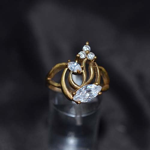 6 Carat Gold Plated White Crystal Modern Openwork Ring