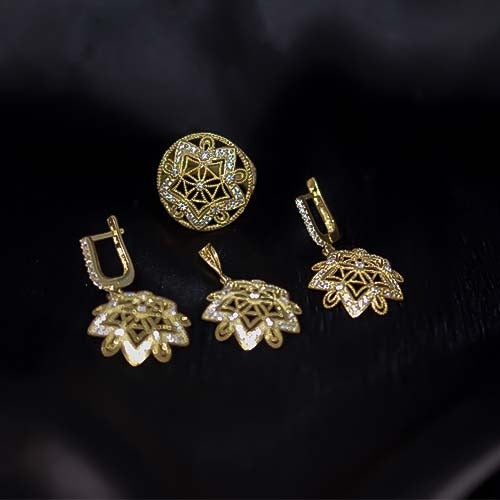 6 Carat Gold Plated Filigree Star Flower Necklace Pendant