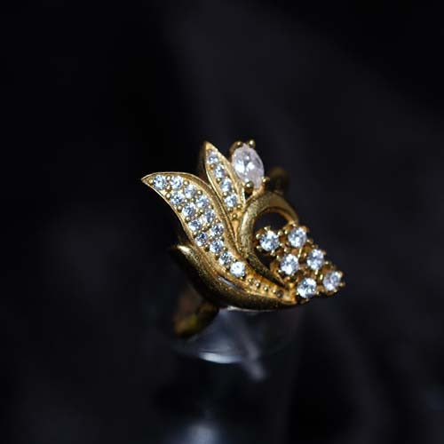 6 Carat Gold Plated White Crystal Leaf Motif Ring