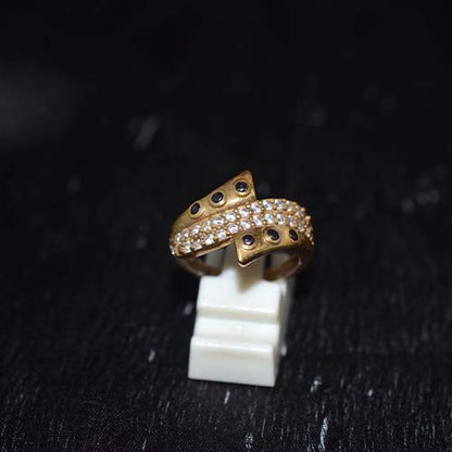6 Carat Gold Plated Black Dot Geometric Band Ring