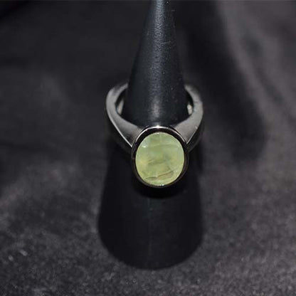 925 Sterling Silver Light Green Oval Ring