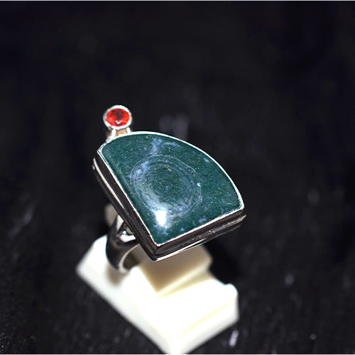 925 Sterling Silver Moss Agate Fan Shape Ring with Red Accent Stone