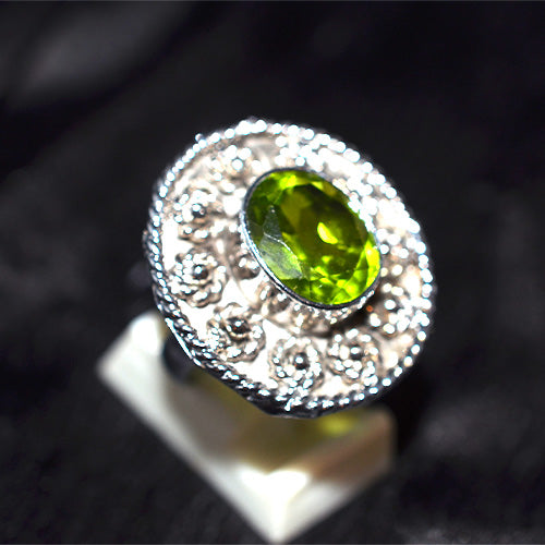 925 Sterling Silver Peridot Floral Turkish Ring