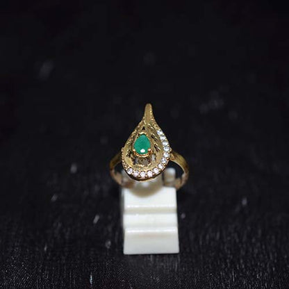 6 Carat Gold Plated Green Paisley Motif Ring