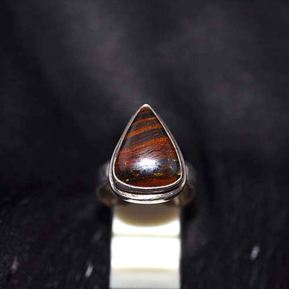 925 Sterling Silver Red Tiger Eye Chevron Ring