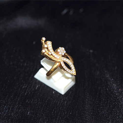 6 Carat Gold Plated Marquise Crystal Leaf Motif Ring