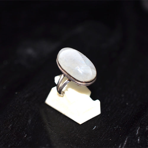 925 Sterling Silver Oval Moonstone Cabochon Ring