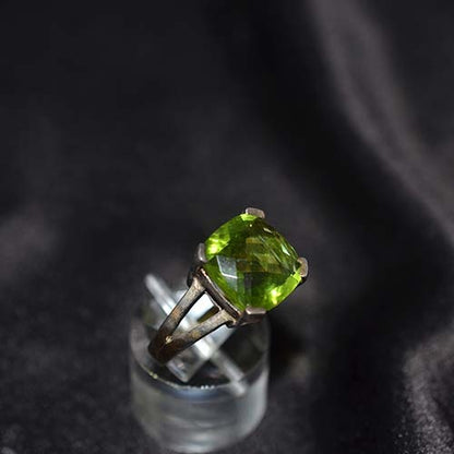 925 Sterling Silver Peridot Cushion Prong Ring