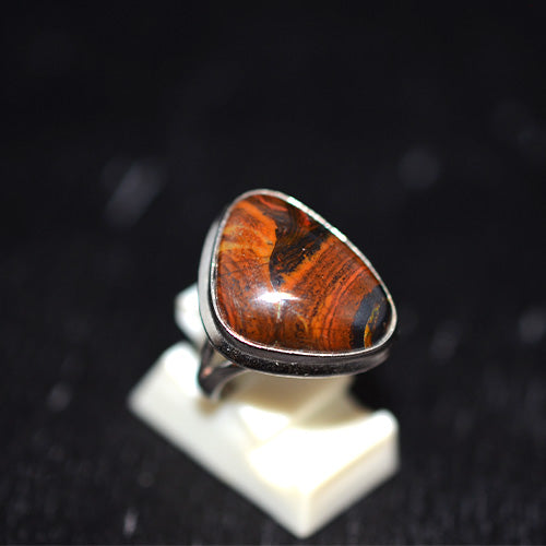 925 Sterling Silver Tiger Iron Shield Cut Ring