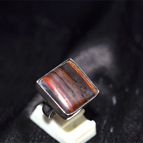 925 Sterling Silver Banded Tiger Iron Diamond Shape Ring