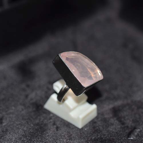 925 Sterling Silver Rose Quartz Curved Rectangular Ring
