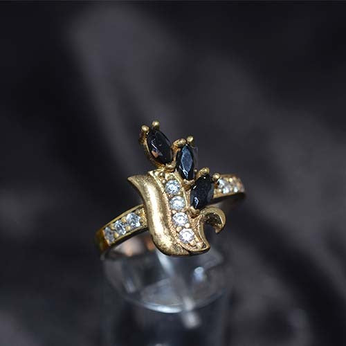 6 Carat Gold Plated Black and White Leaf Ring