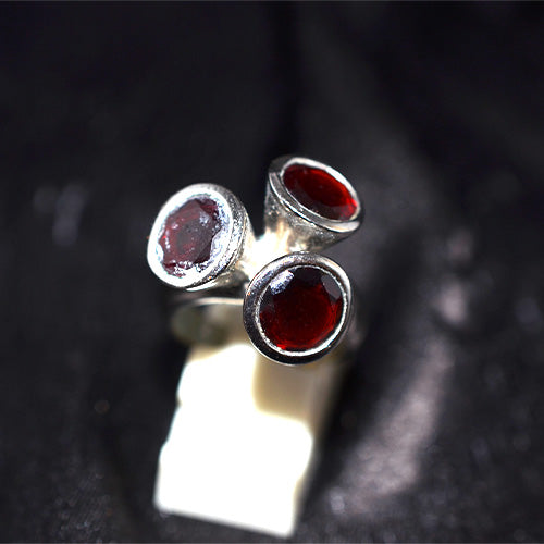 925 Sterling Silver Garnet Three Stone Tripod Ring