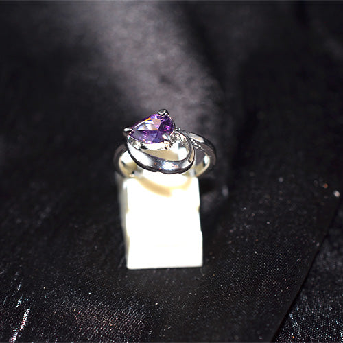 925 Sterling Silver Amethyst Heart Modern Design Ring