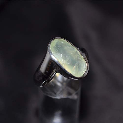 925 Sterling Silver Light Green Oval Solitaire Ring