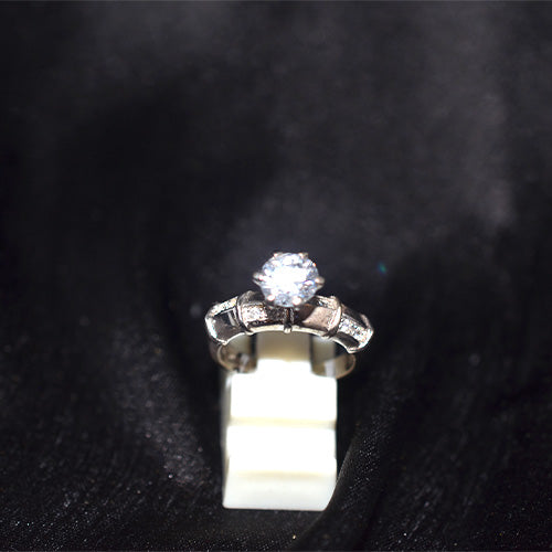 925 Sterling Silver Cubic Zirconia Bamboo Inspired Solitaire Ring